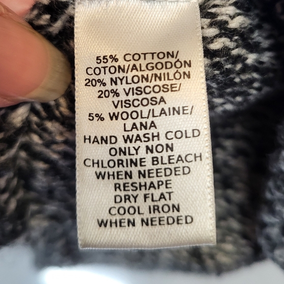 LOFT Black and White Crew Neck Sweater with Relaxed Fit - Size MP - Picture 4 of 4